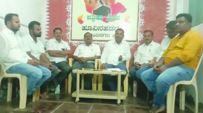 ಮಾಜಿ ಸಚಿವರ ವರ್ತನೆ ಬೇಸತ್ತು ಸದಸ್ಯರು ಬಿಜೆಪಿಗೆ