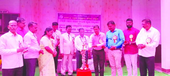 ವಾರ್ಷಿಕ ಸ್ನೇಹ ಸಮ್ಮೇಳನ: ಪರಿಶ್ರಮದಿಂದ ಅದ್ಯಯನ ಮಾಡಿದರೆ ಗುರಿ ಸಾಧ್ಯ