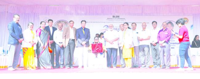 ಪಠ್ಯಗಳ ಜೊತೆ ಕ್ರೀಡೆಗಳಲ್ಲಿ ತೊಡಗಿಸಿಕೊಳ್ಳಬೇಕು: ವೇದಾ ಕೃಷ್ಣಮೂರ್ತಿ