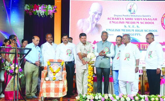 ವಾರ್ಷಿಕ ಸ್ನೇಹ ಸಮ್ಮೇಳನ: ‘ಜ್ಞಾನಶ್ರೀ ಉತ್ಸವ’ಕ್ಕೆ ದೀಪ ಬೆಳಗಿಸಿ ಚಾಲನೆ