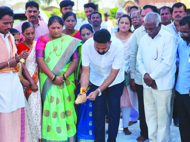 1.94 ಕೋಟಿ ರೂ. ವೆಚ್ಚದಲ್ಲಿ ರಸ್ತೆ, ಚರಂಡಿ ನಿರ್ಮಾಣ: ಭೂಮಿ ಪೂಜೆ 