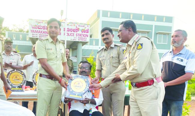 ಸಂಪ್ರದಾಯಕ ಗಣೇಶೋತ್ಸವ ಆಚರಿಸಿದ ಮಂಡಳಿಗಳಿಗೆ ಬಹುಮಾನ ವಿತರಣೆ