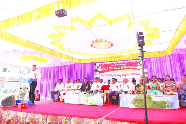 ವಿದ್ಯಾರ್ಥಿಗಳ ತಂದೆ ತಾಯಿಗಳು ತಮ್ಮ ಮಕ್ಕಳ ಜೀವನದ ಬಗ್ಗೆ ವಿಶೇಷವಾದ ಮತ್ತು ಆನಂದದಾಯಿಕ ಕನಸ್ಸುಗಳನ್ನು ಹೊಂದಿರುತ್ತಾರೆ