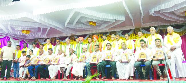 ಕುಂಭಮೇಳ ಮಾದರಿಯಲ್ಲಿ ಮೈಲಾರಲಿಂಗೇಶ್ವರ ದೇವಸ್ಥಾನ ಉತ್ಸವದ ಸಂಗಮವಾಗಿದೆ : ಫಕೀರ ಶ್ರೀಗಳು