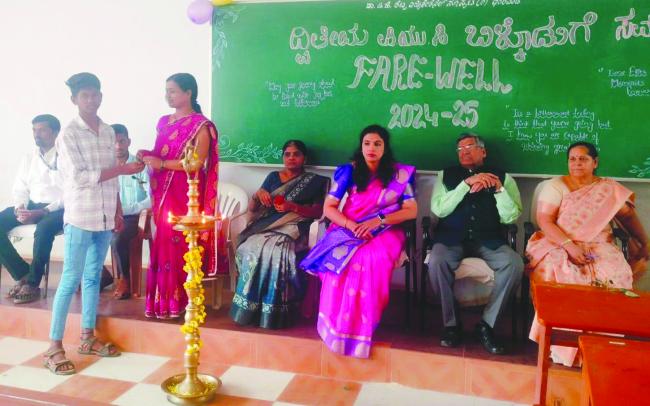 2024-25ನೇ ಸಾಲಿನ ವಿದ್ಯಾರ್ಥಿಗಳಿಗೆ ಬೀಳ್ಕೊಡುಗೆ ಸಮಾರಂಭ 