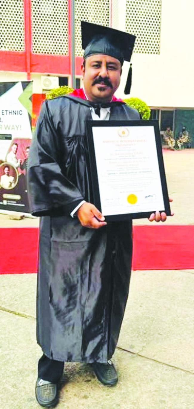 ಪುರಸಭೆ ಅಧ್ಯಕ್ಷರಿಗೆ ಗೌರವ ಡಾಕ್ಟರೇಟ್ ಪದವಿ