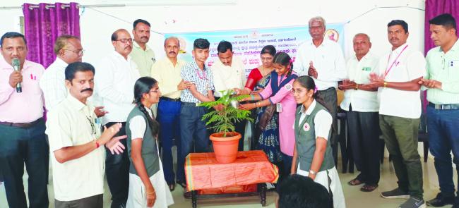 ವಿದ್ಯಾರ್ಥಿಗಳಲ್ಲಿ ಜ್ಞಾನಶಕ್ತಿ, ಇಚ್ಛಾಶಕ್ತಿ ಮತ್ತು ಕರ್ತೃತ್ವಶಕ್ತಿ ಬೇಕು: ಬಸಣ್ಣವರ 