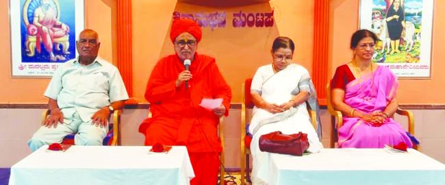 ಸತ್ಯ ಶುದ್ಧ ಕಾಯಕದಿಂದ ಬಂದ ದ್ರವ್ಯವನ್ನು ದಾಸೋಹಕ್ಕೆ ಸಮರ​‍್ಿಸಬೇಕು: ಡಾ. ಗುರುದೇವಿ