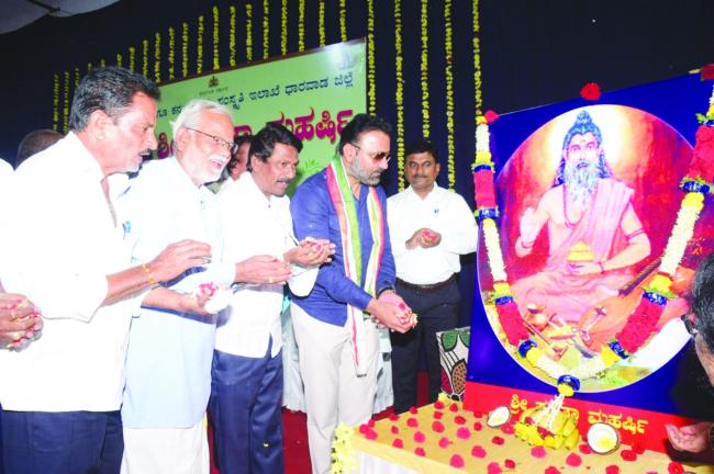 ಸವಿತಾ ಸಮಾಜಕ್ಕೆ ಅಗತ್ಯ ಸೌಲಭ್ಯ ನೀಡಲು ಕ್ರಮ: ಉಸ್ತುವಾರಿ ಸಚಿವ ಸಂತೋಷ ಲಾಡ್