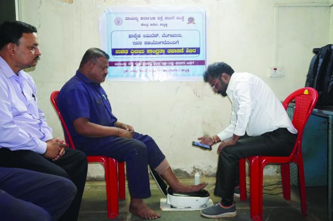 ವಾ.ಕ.ರ.ಸಾ.ಸಂಸ್ಥೆಯ ಪ್ರಾದೇಶಿಕ ಕಾರ್ಯಾಗಾರ, ಹುಬ್ಬಳ್ಳಿಯಲ್ಲಿ ಎಲುಬು ಸಾಂದ್ರತೆ ತಪಾಸಣಾ ಶಿಬಿರ