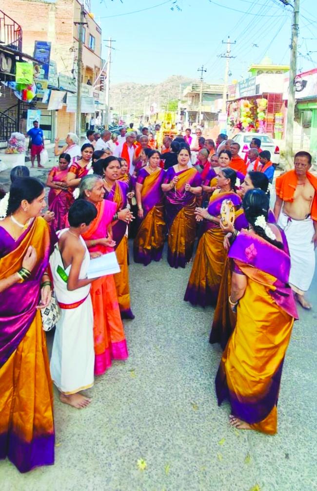 ಹನುಮಾನ್ ದೇವಸ್ಥಾನ ದಲ್ಲಿ ಪಂಚಾಮೃತ ಅಭಿಷೇಕ