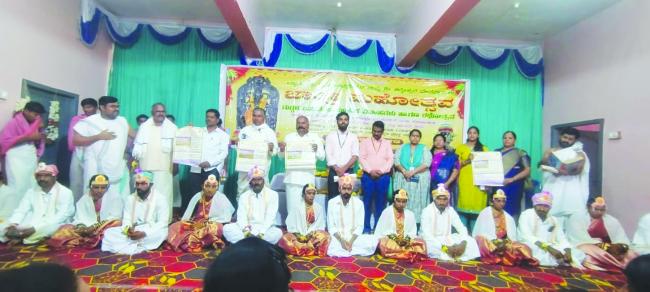 ವೀರಭದ್ರೇಶ್ವರ ಜಾತ್ರಾ ಮಹೋತ್ಸವ : 7 ಜೋಡಿಗಳ ಉಚಿತ ಸಾಮೂಹಿಕ ವಿವಾಹ