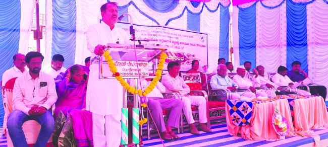  ಸಿದ್ರಾಮಯ್ಯನವರ ನೇತ್ರತ್ವದ ಕಾಂಗ್ರೇಸ್‌: ಮತಕ್ಷೇತ್ರದ ಸರ್ವತೋಮುಖ ಅಭಿವೃದ್ಧಿಗಾಗಿ   ಸುಮಾರು 100 ಕೋಟಿ   ಅನುದಾನ ನೀಡಿದೆ