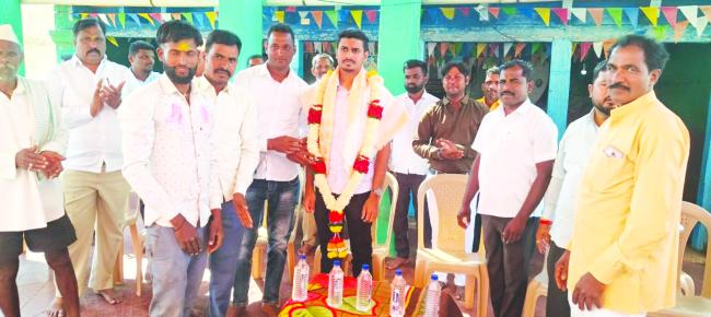 ರಸ್ತೆ ಕಾಮಗಾರಿಗಳಿಗೆ ಚಾಲನೆ