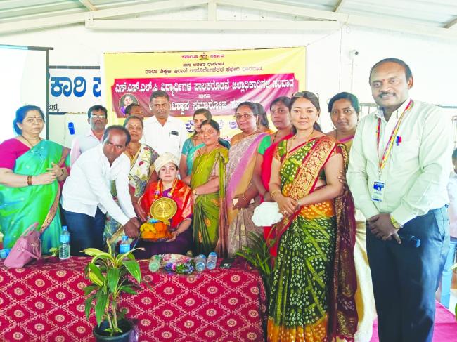 ಪಾಲಕರು ಮಕ್ಕಳನ್ನು ವಿದ್ಯಾರ್ಜನೆಗೆ ಪ್ರೋತ್ಸಾಹಿಸಿ, ಭವಿಷ್ಯದ ಕನಸುಕಟ್ಟಿಕೊಡಿ: ಜಿಲ್ಲಾಧಿಕಾರಿ ದಿವ್ಯ ಪ್ರಭು 