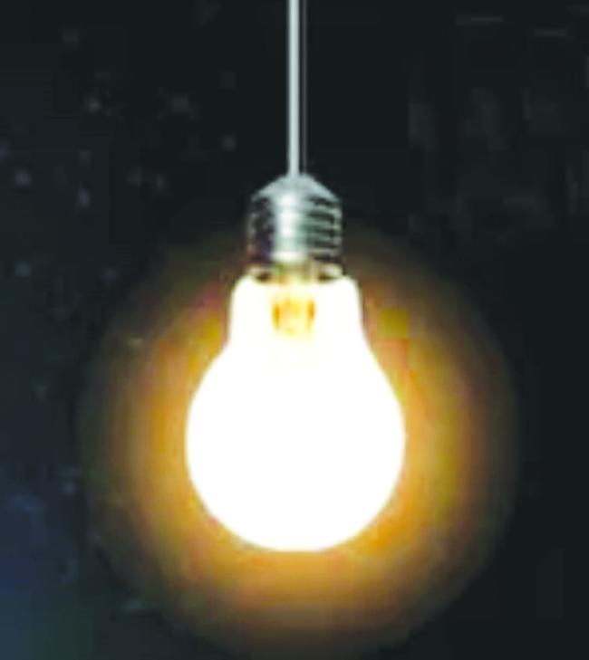 ರೈತರ ಮಕ್ಕಳಿಗೆ ಇಲ್ಲ ಬೆಳಕಿನಲ್ಲಿ ಓದುವ ಭಾಗ್ಯ  ಸಮೀಪಿಸುತ್ತಿರುವ ಪರೀಕ್ಷೆ: ಸತಾಯಿಸುತ್ತಿರುವ ವಿದ್ಯುತ್ ಸಮಸ್ಯೆ