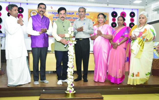 ವಿದ್ಯಾರ್ಥಿಗಳಲ್ಲಿ ತಾರತಮ್ಯ ಸಲ್ಲದು-ಡಾ. ಅಜಿತ ಪ್ರಸಾದ