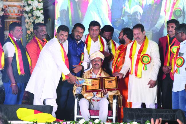 ವಸಂತ ಮಡ್ಲೂರ ಅವರಿಗೆ ಸ್ವಾಮಿ ವಿವೇಕಾನಂದ ರಾಜ್ಯ ಸದ್ಭಾವನಾ ಪ್ರಶಸ್ತಿ ಪ್ರದಾನ