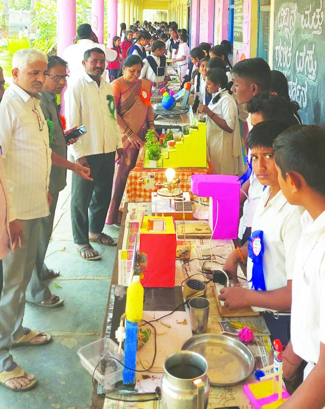 ಗಮನಸೆಳೆದ ವಿಜ್ಞಾನ, ಗಣಿತ ವಸ್ತು ಪ್ರದರ್ಶನ,