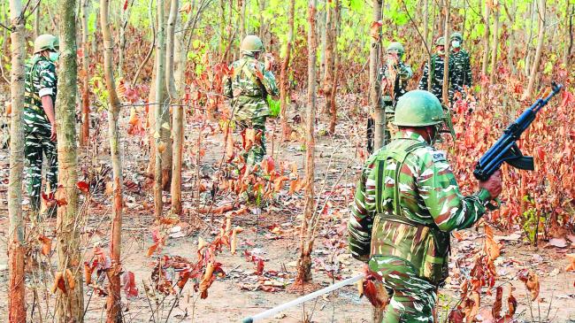 ಎನ್‌ಕೌಂಟರ್‌ನಲ್ಲಿ 31 ನಕ್ಸಲರು ಹತ: ಇಬ್ಬರು ಸಿಬ್ಬಂದಿಯೂ  ಸಾವು