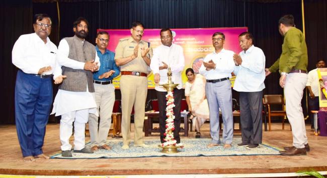 ಘನತೆಯ ಬದುಕಿಗೆ ಕಾಯಕ ಮುಖ್ಯ: ಸೋಮಲಿಂಗ ಗೆಣ್ಣೂರು 