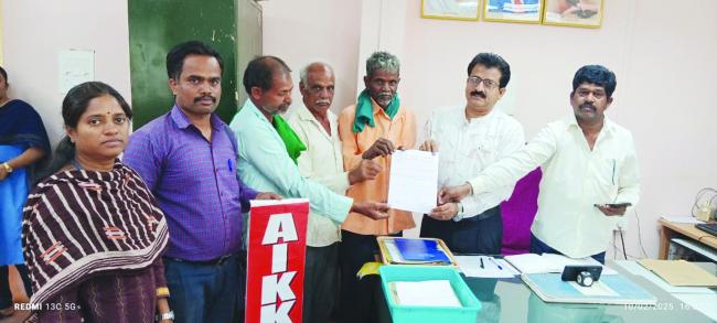 ರೈತರ ಪಂಪ್ ಸೆಟ್‌ಗಳಿಗೆ ವಿದ್ಯುತ್ ಸಂಪರ್ಕ ಕಡಿತ: ಅಧಿಕಾರಿಗಳಿಗೆ ಮನವಿ