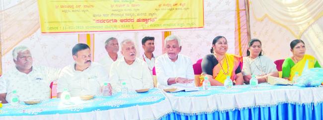 10 ಕೋಟಿ ವೆಚ್ಚದ ರಾಜ್ ಕಾಲುವೆ ಕಾಮಗಾರಿ, ಶಿವಣ್ಣನವರ ಗುದ್ದಲಿ ಪೂಜೆ