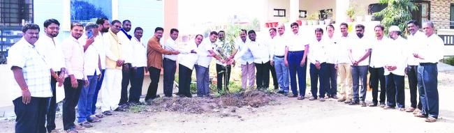 ಶರಣರ ವಚನಗಳು ಇಂದಿನ ಆಧುನಿಕ ಯುಗದಲ್ಲಿ ಅತ್ಯವಶ್ಯಕ: ಮನ್ನಿಕೇರಿ 