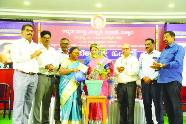 ಅಂಬೇಡ್ಕರ್ ಓದು ಕಾರ್ಯಕ್ರಮದಲ್ಲಿ ಹಿರಿಯ ಸಾಹಿತಿ ಎನ್‌.ಡಿ.ವೆಂಕಮ್ಮ ಅಭಿಮತ ಸಂವಿಧಾನವು ಪವಿತ್ರ ಗ್ರಂಥ