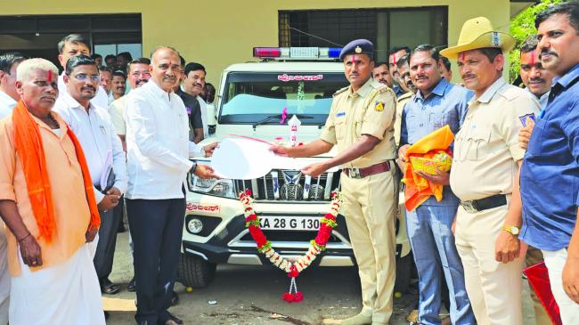 ಪೊಲೀಸರಿಗೆ ನೂತನ ವಾಹನ ವಿತರಿಸಿದ ಶಾಸಕ ರಾಜುಗೌಡ