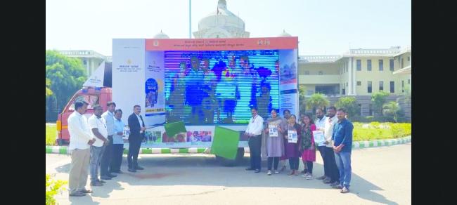 ಕಾರ್ಮಿಕರ ಸೌಲಭ್ಯಗಳ ಮಾಹಿತಿ ಹೊಂದಿದ ಎಲ್ ಇಡಿ ಪ್ರಚಾರ ವಾಹನಕ್ಕೆ ಚಾಲನೆ