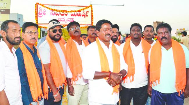 ರಾಜ್ಯದ ಪ್ರಥಮ ಸವಿತಾ ಮಹರ್ಷಿ ವೃತ್ತಕ್ಕೆ ಜಯಂತಿ ನಿಮಿತ್ಯ ಮಾಲಾರ್ಫಣೆ 