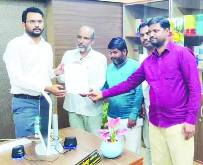 ಬೋಧನಾ ಗುಣಮಟ್ಟ ಸುಧಾರಣೆಗೆ ಪರಿಣಾಮಕಾರಿ ಕ್ರಮ ಕೈಗೊಳ್ಳಲು ಒತ್ತಾಯಿಸಿ ಮನವಿ   