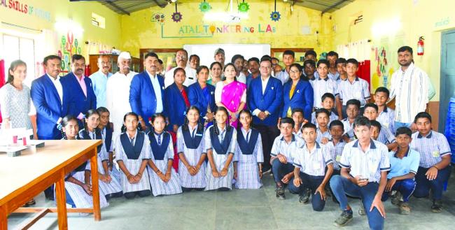 ಪರೀಕ್ಷಾ ಭಯ, ಒತ್ತಡ, ಉದ್ವೇಗಕ್ಕೆ ಒಳಗಾಗದೇ ಪರೀಕ್ಷೆಗಳನ್ನು ಬರೆಯುವಂತೆ ವಿದ್ಯಾರ್ಥಿಗಳಿಗೆ ಪ್ರೋತ್ಸಹ ನೀಡಿದ ಜಿಲ್ಲಾಧಿಕಾರಿ ದಿವ್ಯ ಪ್ರಭು