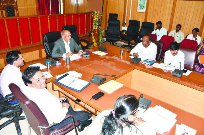 ಎಸ್‌.ಸಿ.ಎಸ್‌.ಪಿ ಹಾಗೂ ಟಿ.ಎಸ್‌.ಪಿ. ಪ್ರಗತಿ ಪರೀಶೀಲನೆ ನಿಗದಿಪಡಿಸಿದ ಗುರಿ ಸಾಧಿಸಲು ಸೂಚನೆ