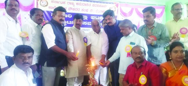 ಅನುದಾನಿತ ಕಾಲೇಜು ನೌಕರರ ಹಿತ ಕಾಯಲು ಸಿದ್ಧ-ರುದ್ರ​‍್ಪ ಲಮಾಣಿ