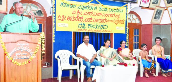 ಸಂಗೀತ, ನೃತ್ಯ ಸಾಧನೆಯಲ್ಲಿ ತಲ್ಲೀನತೆ ಹೊಂದಿದವರು ಸಾಧಕರಾಗುತ್ತಾರೆ: ಶೆಟ್ಟರ 