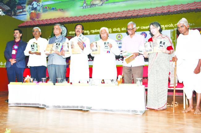 ಗಾಂಧೀಜಿ0ುವರ ಮೂಲ ಕೃತಿಗಳ ಅನುವಾದಿತ ಪುಸ್ತಕಗಳ ಬಿಡುಗಡೆ ಸಮಾರಂಭ 