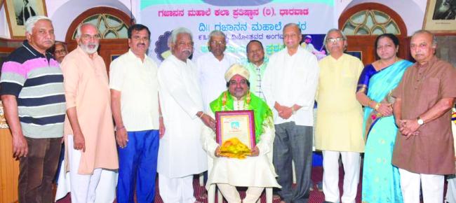 ತಬಲಾ ಕಲಾವಿದ ಶ್ರೀಧರ ಮಾಂಡ್ರೆ ಅವರಿಗೆ ‘ಕಲಾ ಉಪಾಸಕ ಪ್ರಶಸ್ತಿ-2025’ ಪ್ರದಾನ