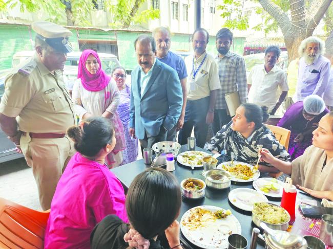 ಬಳ್ಳಾರಿ: ರಾಜ್ಯ ಆಹಾರ ಆಯೋಗದ ಅಧ್ಯಕ್ಷ ಡಾ.ಕೃಷ್ಣಪ್ಪ ಭೇಟಿ ಹಾಗೂ ಪರೀಶೀಲನೆ