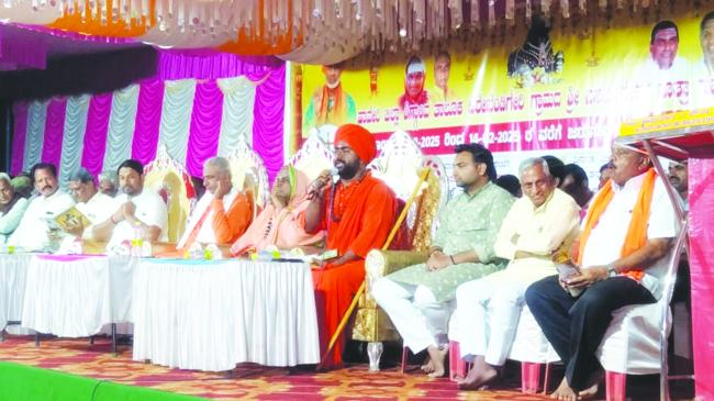 ಮನುಷ್ಯನ ವ್ಯಕ್ತಿತ್ವವಿಕಾಸ ಗೊಳಿಸುವ ಜಾತ್ರೆಗಳು ನಡೆಯಬೇಕು- ಅಗಡಿ ಅಕ್ಕಿ ಮಠದ ಶ್ರೀಗಳು