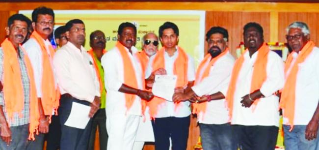 ಫೆ.25 ರಂದು ಸವಿತಾ ಮಹರ್ಷಿ ಜಯಂತಿ ಆಚರಣೆ ಹಾಗೂ ಕೃಷ್ಣಗೌಡ್ರ ಪಾಟೀಲರಿಗೆ ಅಭಿನಂದನಾ ಸಮಾರಂಭ