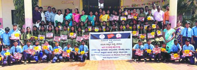 ಹುಕ್ಕೇರಿ ತಾಲೂಕಿನ ಯರಗಟ್ಟಿ ಶಾಲೆಯಲ್ಲಿ ಕಿಶೋರಿಯರಿಗೆ ಡಿಜಿಟಲ್ ಸಾಕ್ಷರತೆ ಅತ್ಯಗತ್ಯ