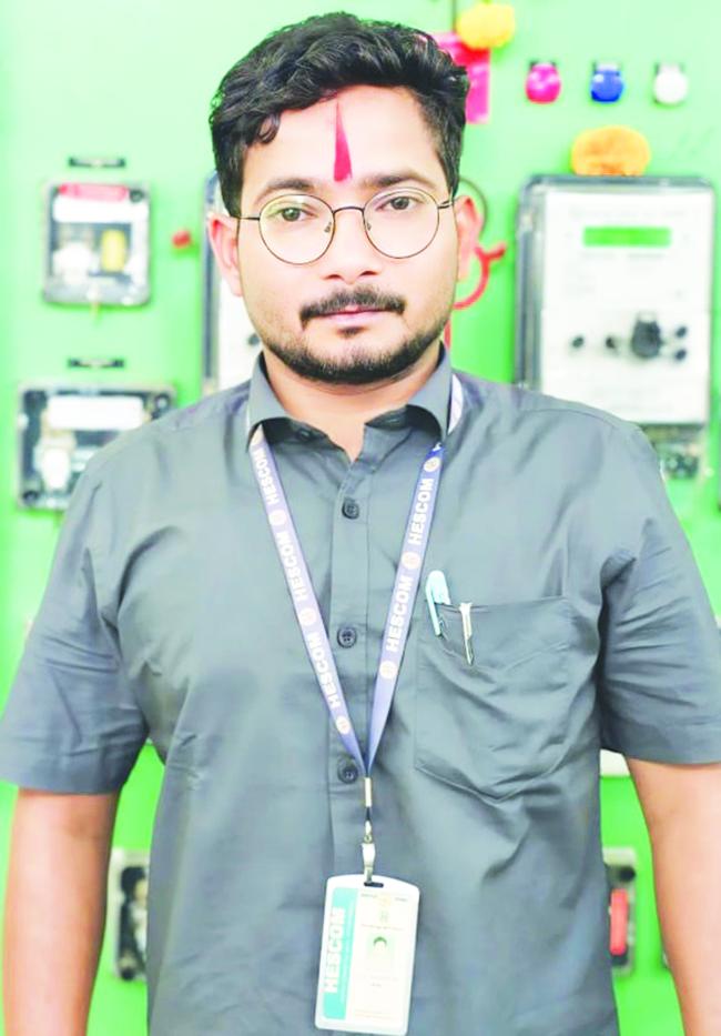 ದೆಹಲಿಯಲ್ಲಿ ನಡೆಯಲಿರುವ ‘ಲೈನ್‌ಮನ್ ದಿವಸ’ ಕ್ಕೆ  ಉಗಾರ ಹೆಸ್ಕಾಂ ಉಪವಿಭಾಗದ ಪವರ್‌ಮನ್ ಆನಂದ ಹೇರವಾಡೆ ಆಯ್ಕೆ..!