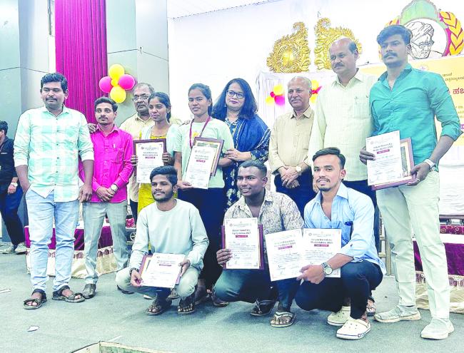 ಕಲಬುರಗಿ ಮಾಧ್ಯಮ ಹಬ್ಬದಲ್ಲಿ ಪತ್ರಿಕೋದ್ಯಮ ವಿದ್ಯಾರ್ಥಿಗಳ ಸಾಧನೆ