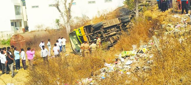 ಮೈಸಾಳ ಬಳಿ ಬಸ್ ಅಪಘಾತ..! ಕಂದಕ್ಕೆ ಉರುಳಿದ ರಾಜ್ಯ ಸಾರಿಗೆ ಬಸ್‌.. ಹಲವರಿಗೆ ಗಾಯ..
