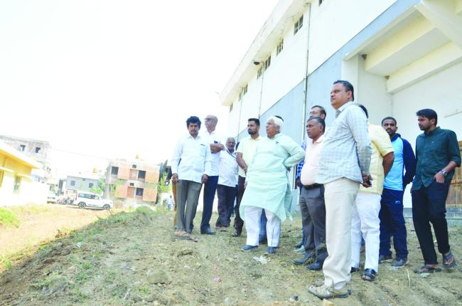 ಒಳಾಂಗಣ ಕ್ರೀಡಾಂಗಣ ವೀಕ್ಷಿಸಿದ ಸಚಿವ ಎಚ್‌.ಕೆ.ಪಾಟೀಲ