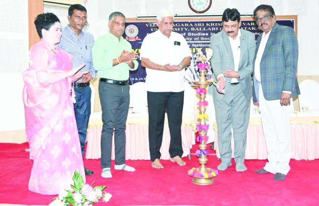  ರಾಷ್ಟ್ರೀಯ ಸಮ್ಮೇಳನ ಕಾರ್ಯಕ್ರಮವಿಕಸಿತ ಭಾರತ ಎಲ್ಲರ ಜವಾಬ್ದಾರಿಯಾಗಲಿ: ಪ್ರೊ.ತ್ಯಾಗರಾಜ