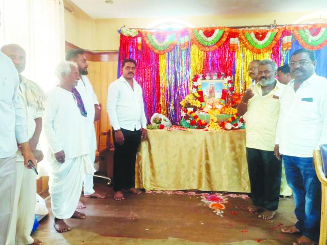 ತಾಲೂಕು ಆಡಳಿತದಿಂದ ಶ್ರೀ ಸಂತ ಕವಿ ಸರ್ವಜ್ಞ ಜಯಂತಿ ಆಚರಣೆ 