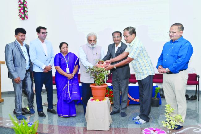 ಪ್ರಾಕೃತಿಕ ಸಮತೋಲನಕ್ಕೆ ಸಸ್ಯಗಳ ಕೊಡುಗೆ ಅಪಾರ: ಡಾ.ಅಶೋಕ ಸಜ್ಜನ 